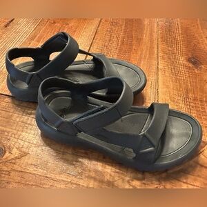 Teva Women’s Hurricane Drift Size 10